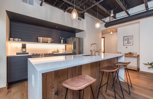 Downtown Appartement | This serviced apartment is a 2 bedroom(s), 2 bathrooms, located in Lexington, KY.