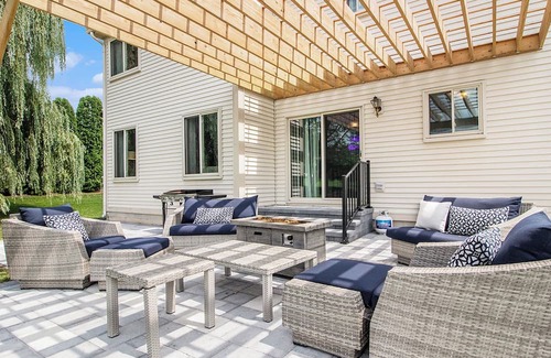 Ann Arbor Maison | Elegant Residence 3 Miles from UM Stadium