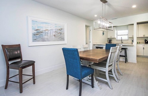 Sanibel Maison | Blind Pass E103 - over 1500 sq ft ~ 8 person occupancy