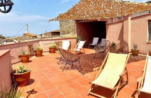 Ullastret Appartement | EL FORT DúLLASTRET, Apartment 2: Standard double room with kitchenette