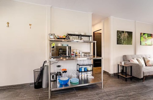 Katira Maison | Hiker's Hideaway-Pura Vidaville. Mins to Rio Celeste -Private Cabin Escape.