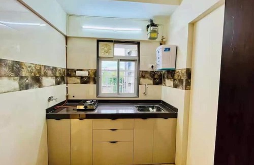 Kandivali East Chalet De Ski | Urban Suite with Kitchenette at Malad West
