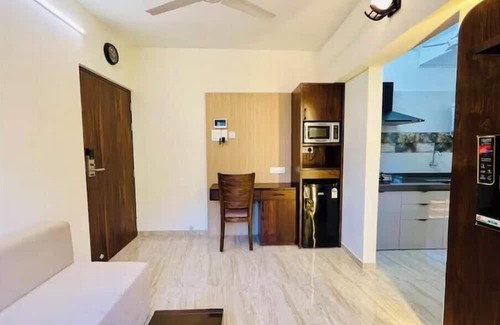 Kandivali East Appartement | Malad West Cozy 1BHK – Ideal for 2-4 Guests