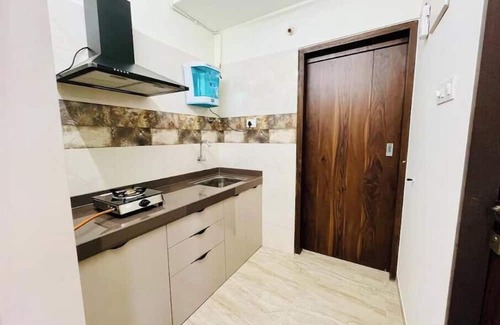 Kandivali East Appartement | Executive 1BHK Suite | Near Link Road