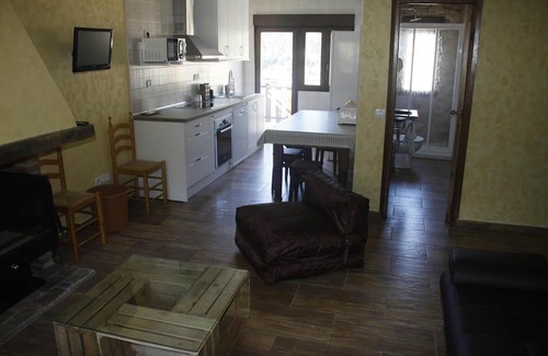 Cuevas del Valle Maison | Rural House 'Rural Las Pegueras' with Mountain View, Wi-Fi and Air Conditioning