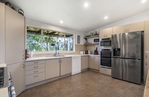 Fullerton Cove Maison | Willow Barn on 9 acres - Huge Swim Spa - Country Escape for Families and Groups