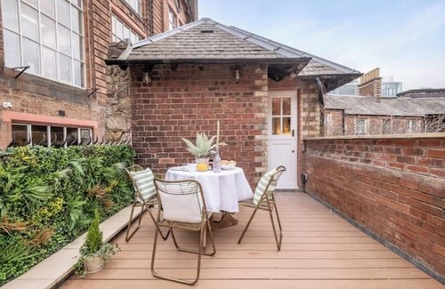 Laurieston Cottage | Unique cottage in vibrant Grassmarket, Edinburgh