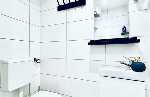 Klosterneuburg Appartement | Affordable Studio with Kitchen & Private Bath – Central Location