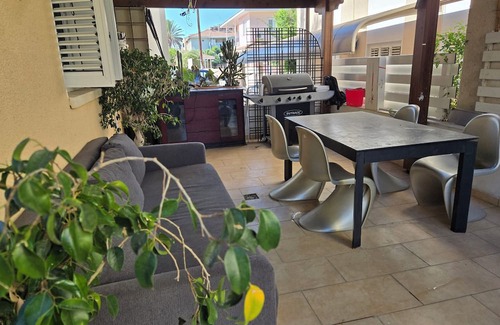 Egkomi Appartement | Stylish studio flat with outdoor 5 min to everything in engomi