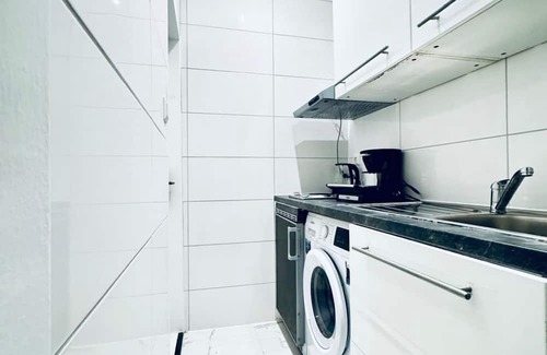 Klosterneuburg Appartement | Compact Studio Apartment with Essentials, Ideal for 2 Guests
