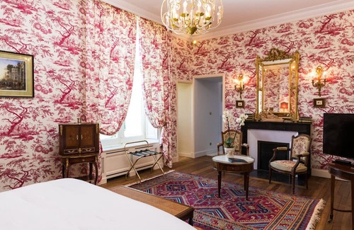 Azay-sur-Cher Lit Et Petit-Déjeuner | Guest Room 'Rose' with Wi-Fi