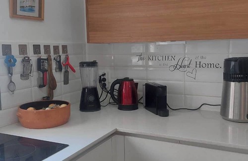Herzliya Appartement | Elegant 4-Bedroom Apartment In Herzliya