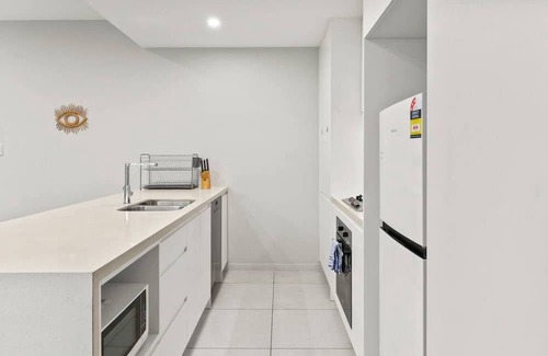 Macgregor Appartement | Modern Retreat 2 Ensuite Bedrooms + Walk to Shops