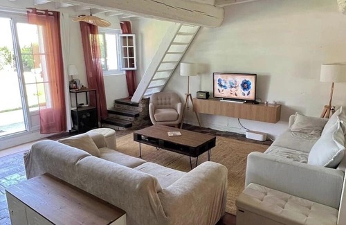 Rebais Villa | 13-bed gîte with swimming pool - weekends, parties, cousinades (77)