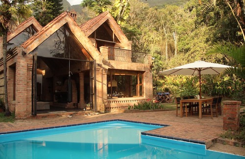 Pacho Villa | Casa Kolibri: Spectacular villa on a private lake