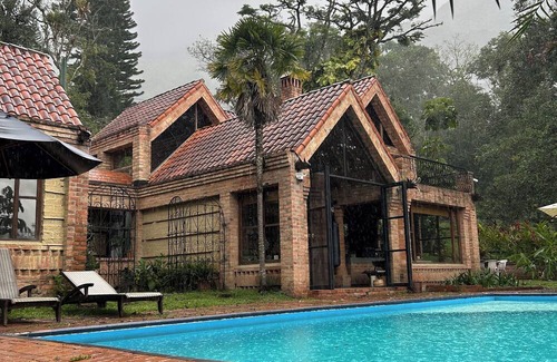 Pacho Villa | Casa Kolibri: Spectacular villa on a private lake