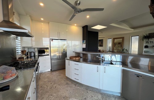 North Curl Curl Maison | Stunning beach house overlooking North Curl Curl beach