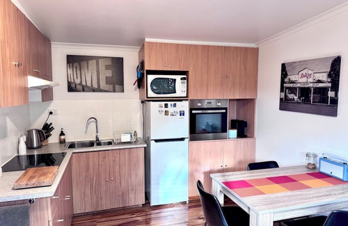 Bayswater Maison | Private Comfortable bungalow for 2