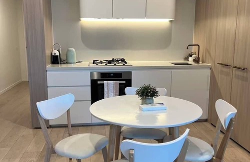 Glen Waverley Appartement | Cosy Modern 2 beds 1 bath apartment @ Skygarden * View * Pool * Free Parking