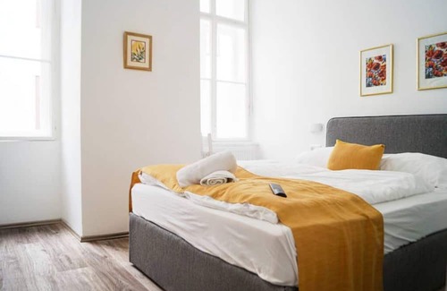 Mariahilf Hôtel | Shopping Paradise 9BR Complex Ideal for 22 People