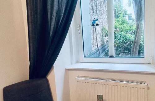 Himmelpfortgrund Appartement | Comfortable Room by Währinger Park, Shared Apt