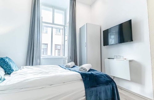 Mariahilf Hôtel | Peaceful Room Near Westbahnhof | Ensuite & WiFi