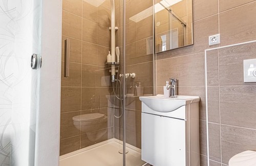 Mariahilf Hôtel | Beautiful Room, Wifi & TV, Near Mariahilferstraße