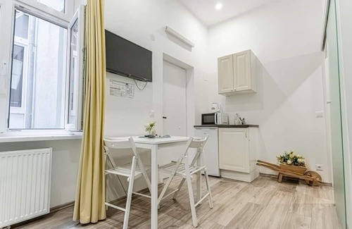 Mariahilf Hôtel | Affordable and Beautiful Room Near Hauptbahnhof