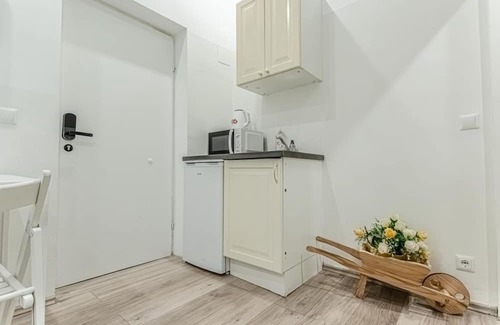 Mariahilf Hôtel | Affordable and Beautiful Room Near Hauptbahnhof