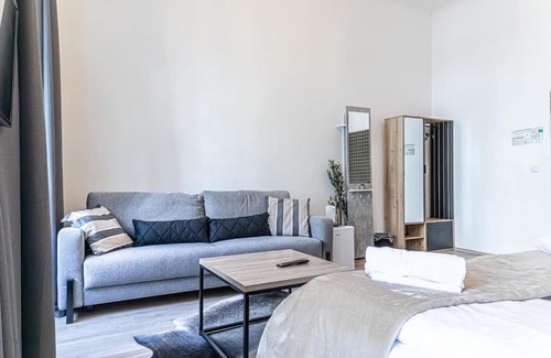 Mariahilf Hôtel | Affordable King Room w/Cityview Mariahilferstr F