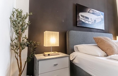 Mariahilf Hôtel | Cozy Hotel Room with View | Mariahilferstr