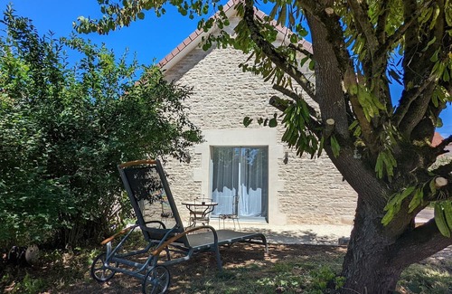 Maizieres Cottage | Charming independent cottage with garden and family activities