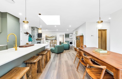 Cooma Maison | Newly renovated 4 bed, 3 bath retreat with lux stone fireplace & cook’s kitchen
