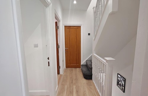 Seven Kings Maison | 6 en-suite Rooms all king beds