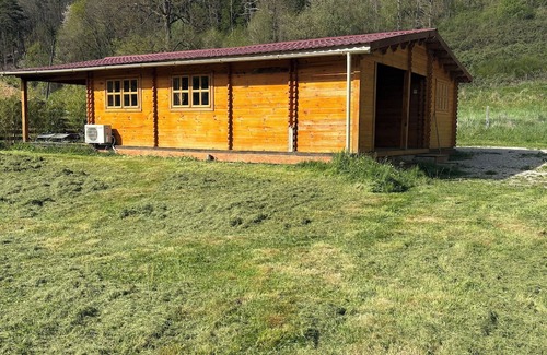 Fougax-et-Barrineuf Chalet De Ski | 3-bedroom wooden chalet, on 1500m2 of enclosed grounds not overlooked
