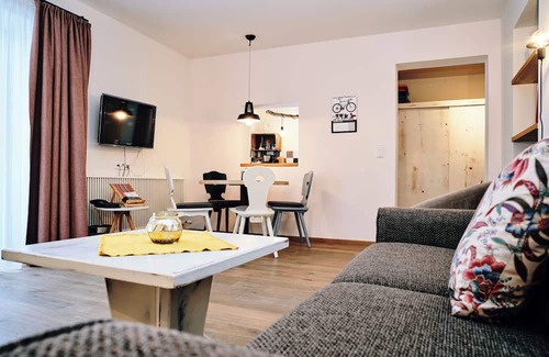 Lechaschau Hôtel | Apartment in hotelbuilding sleeps 4 in a beautiful area