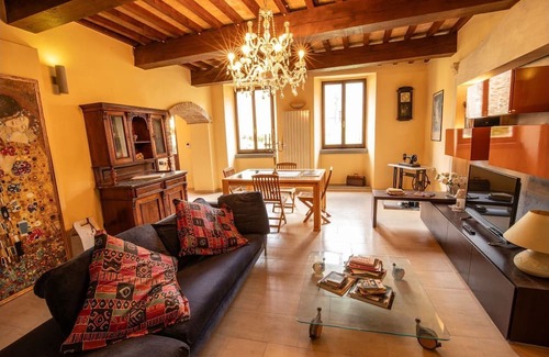 Citta di Castello Maison | COLLESI PALACE PRESTIGIOUS LARGE GROUND SKY PLACED NEAR MAIN SQUARE