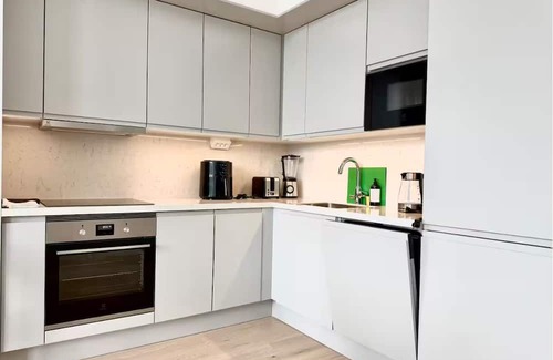 Lundby Appartement | Luxury Apt Karlatornet - 2BR - Spa - Gym - City
