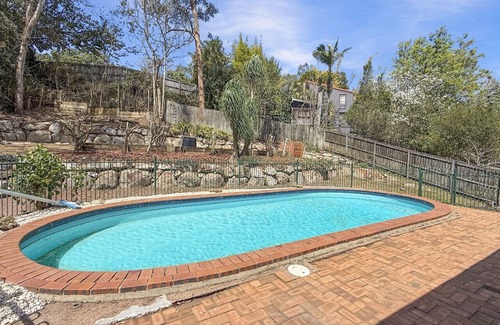 Kenmore Maison | Spacious Family Retreat with Pool/Pet friendly