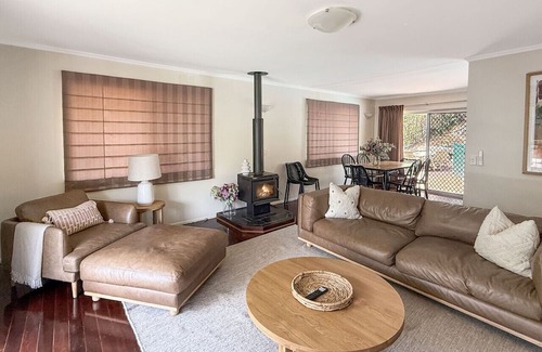 Kenmore Maison | Spacious Family Retreat with Pool/Pet friendly