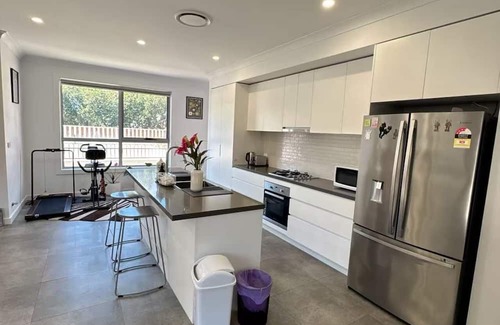 Burwood Maison | 3 bedrooms house in Burwood