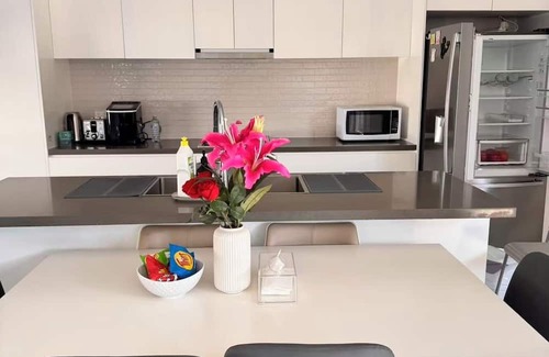 Burwood Maison | 3 bedrooms house in Burwood