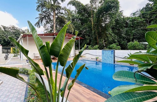 Amarnath Villa | Romantic Jacuzzi Villa By RKS - The Studio Farm