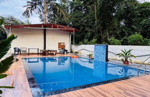 Amarnath Villa | Romantic Jacuzzi Villa By RKS - The Studio Farm