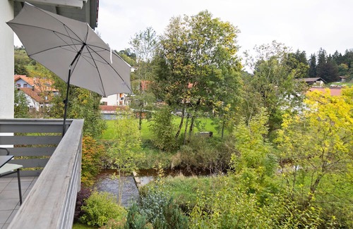 Marktoberdorf Appartement | Holiday Apartment 'Am Mühlbach' with Shared Garden, Balcony and Wi-Fi