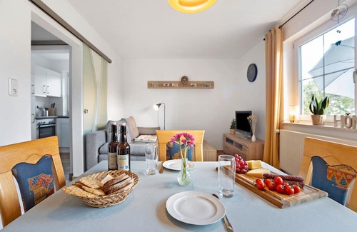 Marktoberdorf Appartement | Holiday Apartment 'Am Mühlbach' with Shared Garden, Balcony and Wi-Fi