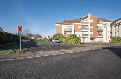 Woippy Appartement | Le Cookie - 4 pers' - 2 beds - Station 50m - Garage