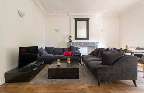 Woippy Lit Et Petit-Déjeuner | Chambre 30m² - Salon privé - 2TV - Wifi - 120m²