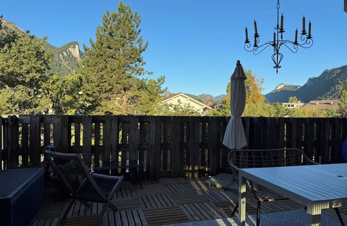 Vils Appartement | Modern and cozy with mountain views - perfect for groups, families and workations!