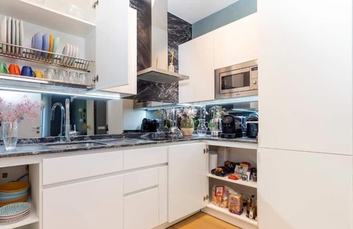 Egia Appartement | BIG Full Apart 4 ROOMS in a Centric Home Parking Included
